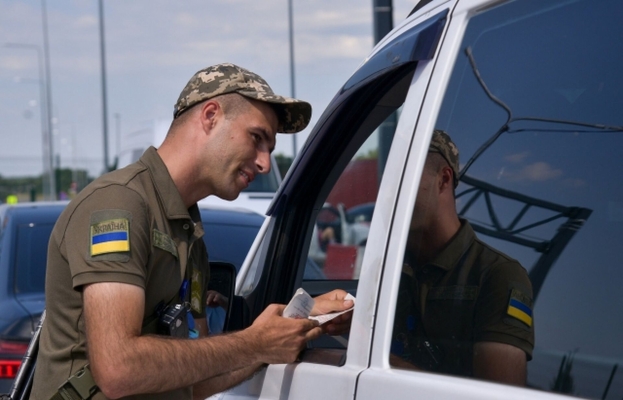 Демобілізація та дозвіл на виїзд за кордон для нардепів: новий законопроєкт